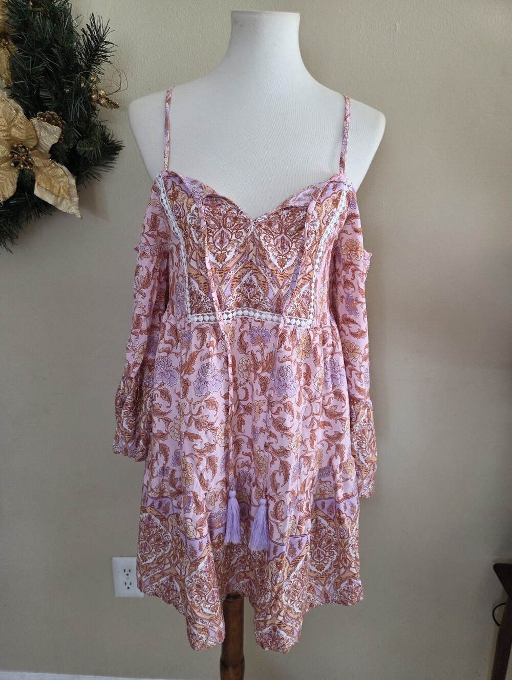 NWT - Rusty Dusty - Women's Pink Floral Cold-Shoulder Swing Top - Size Small